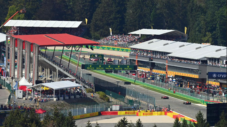 Στο Circuit Spa-Francorchamps στο Βέλγιο οι προβολείς της F1