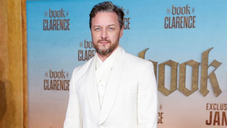 Το νέο γεμάτο σασπένς τρέιλερ της ταινίας «Speak No Evil» με τον Τζέιμς ΜακΑβόι