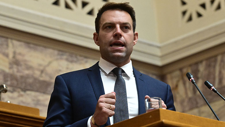 Κασσελάκης: «Ιστορική παραποίηση τα όσα είπε ο πρωθυπουργός για τα 50 χρόνια από την αποκατάσταση της Δημοκρατίας»