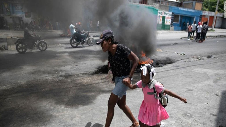 Κρίση στην Αϊτή: Αντίπαλες συμμορίες κηρύσσουν κατάπαυση του πυρός σε παραγκούπολη