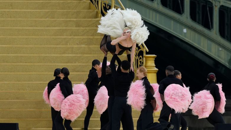 Χαμός στο Twitter με την τελετή έναρξης των Ολυμπιακών Αγώνων στο Παρίσι – «Κάτι ανάμεσα σε Eurovision και καρναβάλι»