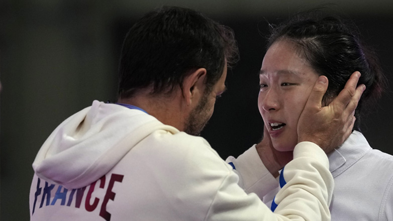 Παρίσι 2024 (Ξιφασκία): Χρυσό μετάλλιο με απίστευτη ανατροπή για την Μαν Βάι Βίβιαν Κονγκ