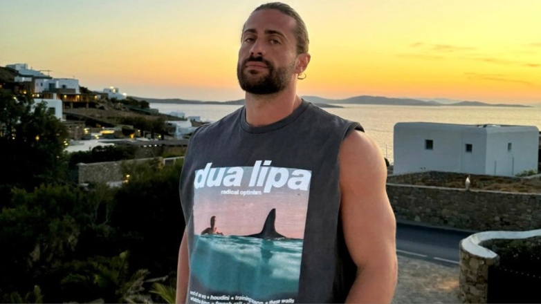 Ο Κωνσταντίνος Βασάλος εξομολογείται: «Οι άνθρωποι που είναι χρόνια στην τηλεόραση αντιμετωπίζουν τους νέους ως κάτι δεύτερο»