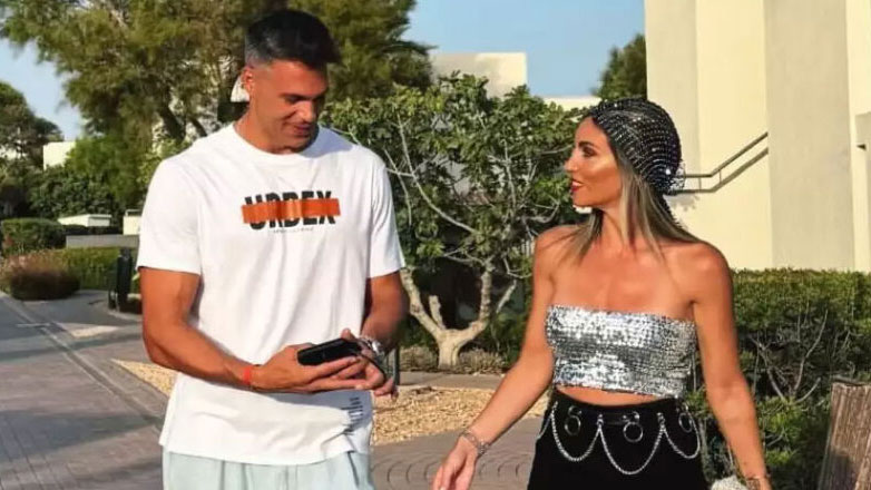 Αθηνά Οικονομάκου: Οι νέες φωτογραφίες αγκαλιά με τον Bruno Cerella