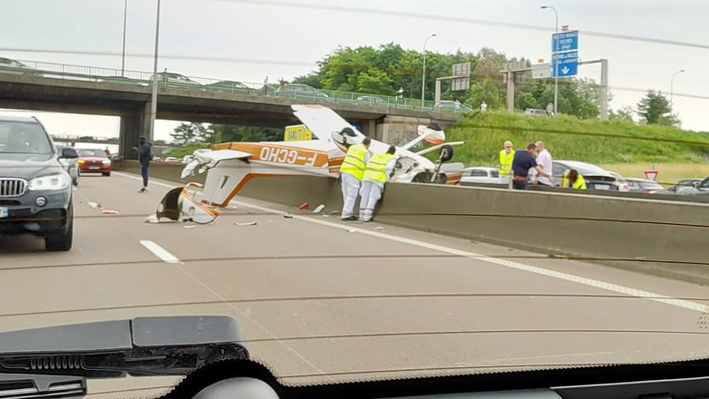 Γαλλία: Τρεις νεκροί από συντριβή τουριστικού αεροσκάφους σε αυτοκινητόδρομο