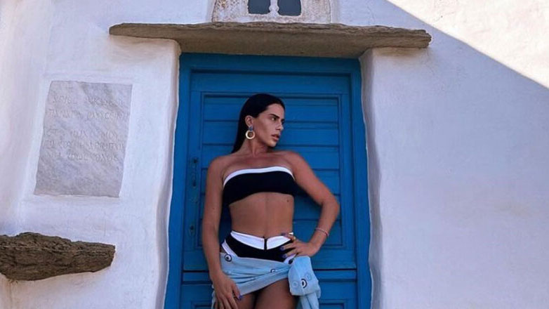 Μαρία Αντωνά: Νέες φωτογραφίες από τις διακοπές της στην Τήνο με τον Γιώργο Λιάγκα