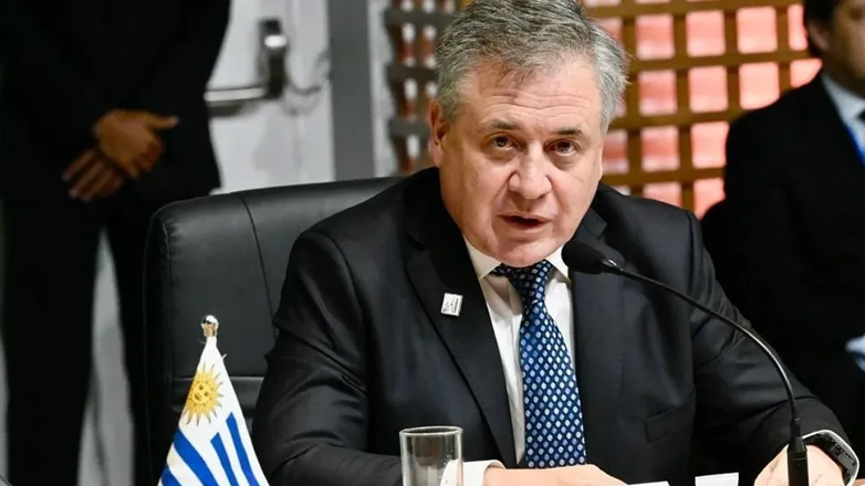 Η Ουρουγουάη δεν θα αναγνωρίσει «ποτέ» τη νίκη του προέδρου της Βενεζουέλας