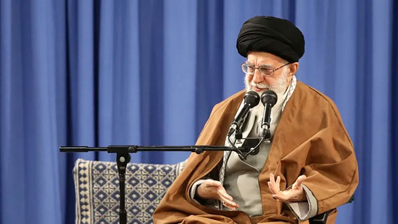 Χαμενεΐ: Χτυπήστε το Ισραήλ