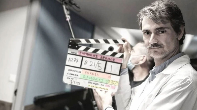 Δημήτρης Τοπαλίδης: Δεν ήταν του ηθοποιού το αυτοκίνητο που κάηκε στη Νέα Σμύρνη