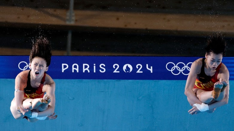 Παρίσι 2024: Ανίκητη η Κίνα στις συγχρονισμένες καταδύσεις 10μ. γυναικών