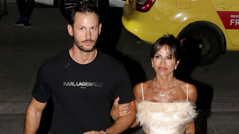 Η Σόφη Πασχάλη είναι ερωτευμένη! Τρυφερά τετ α τετ με τον σύντροφό της στα μπουζούκια