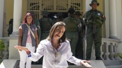 Βενεζουέλα: Η επικεφαλής της αντιπολίτευσης δήλωσε πως «κρύβεται» και «φοβάται για τη ζωή της»