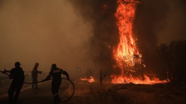 Συναγερμός στη Βαρυμπόμπη για φωτιά