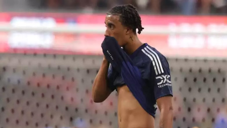 Επειγόντως… ευχέλαιο στη Γιουνάιτεντ: Τρεις μήνες εκτός ο Γιορό, νοκ-άουτ έξι εβδομάδες ο Χόιλουντ