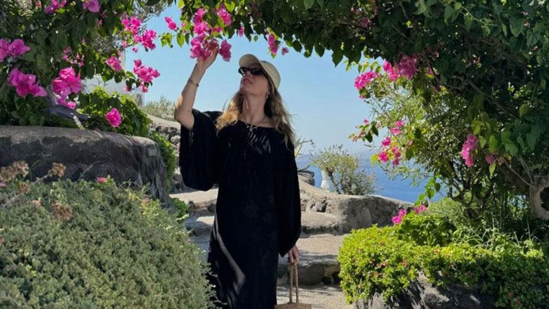 Ευγενία Νιάρχου: Οι νέες φωτογραφίες από τις διακοπές της στις Κυκλάδες