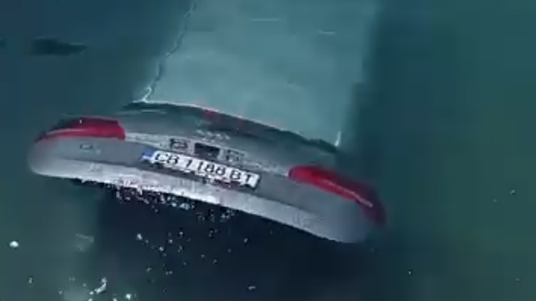 Καβάλα: Αυτοκίνητο έκανε… βουτιά και «πάρκαρε» στη θάλασσα