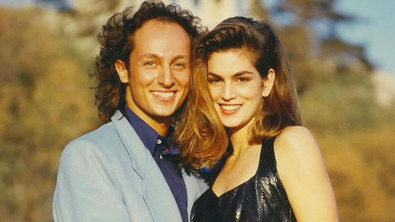 Cindy Crawford: Δημοσίευσε φωτογραφίες με τον Βασίλειο Κωστέτσο και ζήτησε «συγγνώμη για το μπέρδεμα»