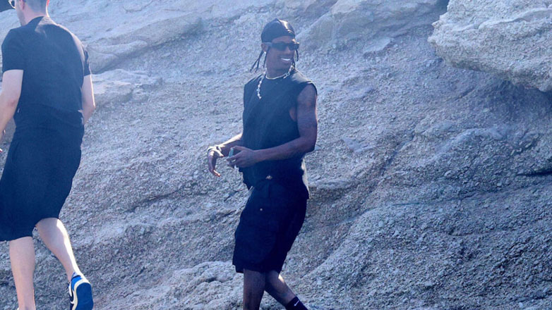 Travis Scott: Η υπέρογκη αμοιβή που έλαβε για να τραγουδήσει 20 λεπτά σε beach bar της Μυκόνου
