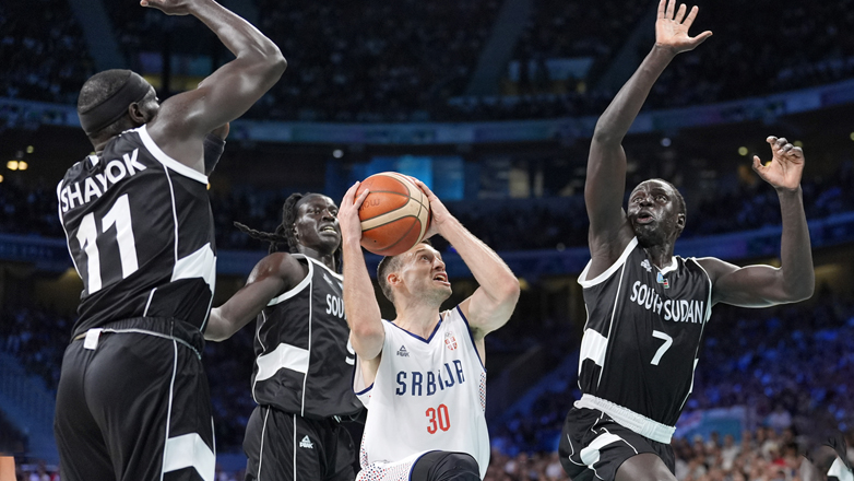 Στο Παρίσι μέσω… Βελιγραδίου η Ελλάδα