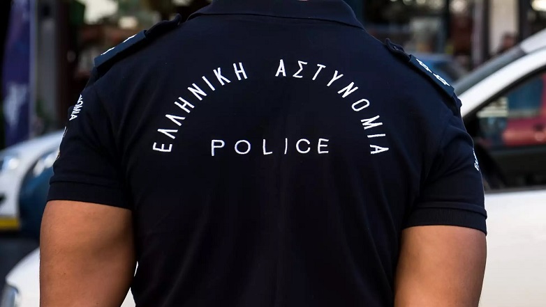 Αστυνομικός – ήρωας έσωσε ηλικιωμένη, πηδώντας από μπαλκόνι σε μπαλκόνι