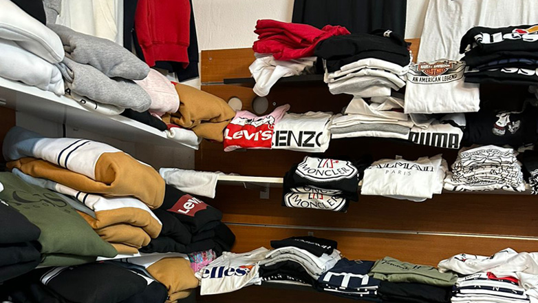 ΔΙΜΕΑ: Δύο συλλήψεις, πρόστιμα 165.250 ευρώ και καταστροφή 22.925 προϊόντων «μαϊμού» μετά από ελέγχους στην Κέρκυρα