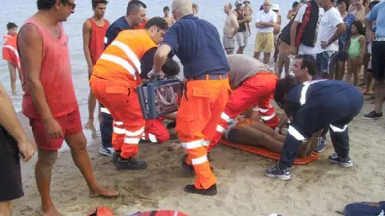 Ιταλία: Τρεις τραυματίες από κεραυνό που έπληξε μια παραλία γεμάτη κόσμο