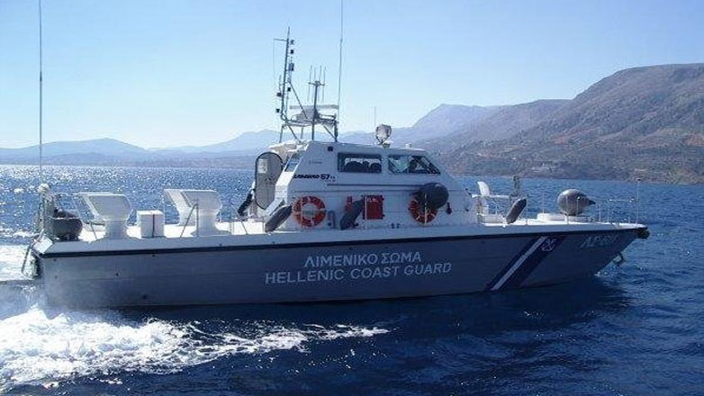 Κορινθιακός Κόλπος: Βρέθηκε ζωντανός ο καπετάνιος που είχε πέσει στη θάλασσα