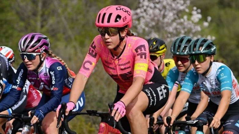 Παρίσι 2024: Η Αμερικανίδα Φόκνερ νικήτρια του αγώνα δρόμου της ποδηλασίας