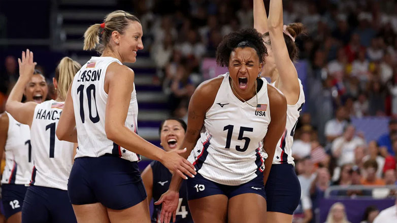 Παρίσι 2024: Δύσκολη νίκη για τις ΗΠΑ στο βόλεϊ γυναικών, 3-0 τη Γαλλία