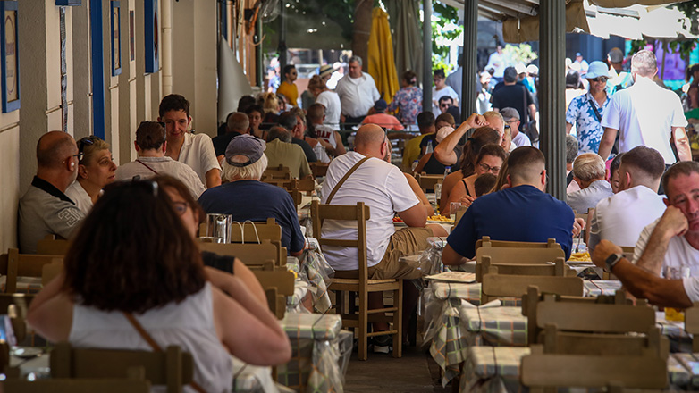 Στην εστίαση η εφορία με τις «έξυπνες» ταμειακές