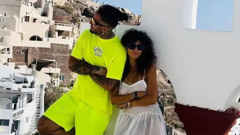 Ο Mente Fuerte έγραψε τραγούδι για τη Μαρία Σολωμού – Το βίντεο από τις διακοπές τους