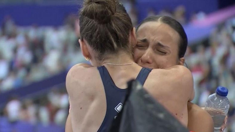Παρίσι 2024: Δακρυσμένη η Εμμανουηλίδου στην αγκαλιά της Φωτοπούλου