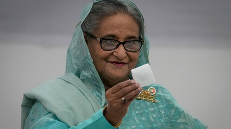 Προσωρινή κυβέρνηση στο Μπανγκλαντές μετά την παραίτηση της πρωθυπουργού