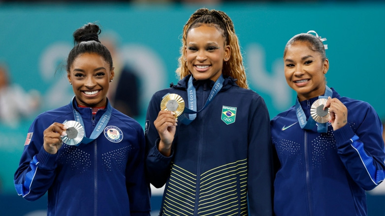 Παρίσι 2024 (Eνόργανη): «Χρυσή» η Ρεμπέκα Αντράντε στις ασκήσεις εδάφους γυναικών, ασημένιο μετάλλιο για την Σιμόν Μπάιλς