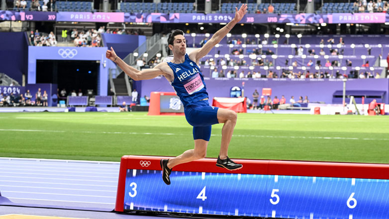 Ο Τεντόγλου στον τελικό του μήκους με φόντο το χρυσό μετάλλιο