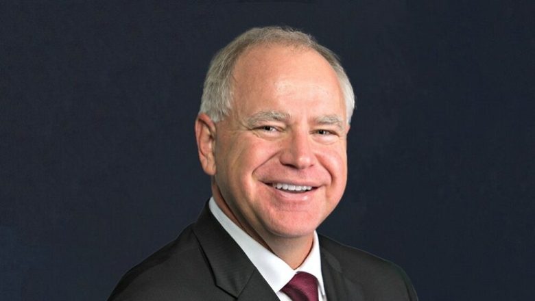 Tιμ Γούολς: Βετεράνος της Εθνοφρουράς ο υποψήφιος αντιπρόεδρος της Κάμαλα