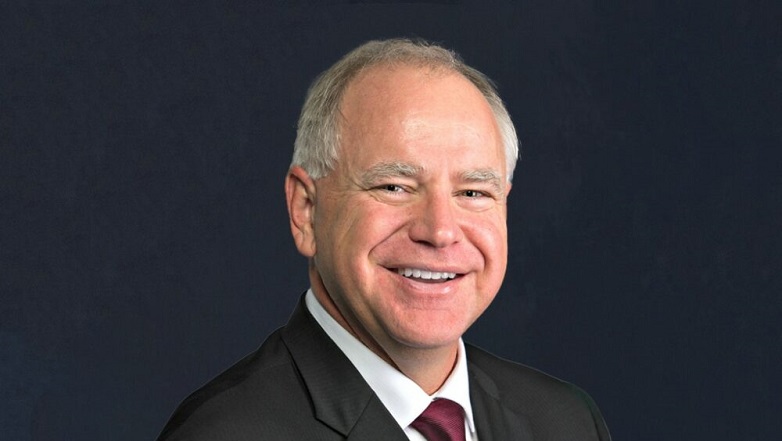 Tιμ Γούολς: Βετεράνος της Εθνοφρουράς ο υποψήφιος αντιπρόεδρος της Κάμαλα