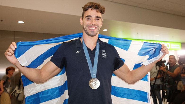 Αποθεωτική υποδοχή για τον «αργυρό» Απόστολο Χρήστου