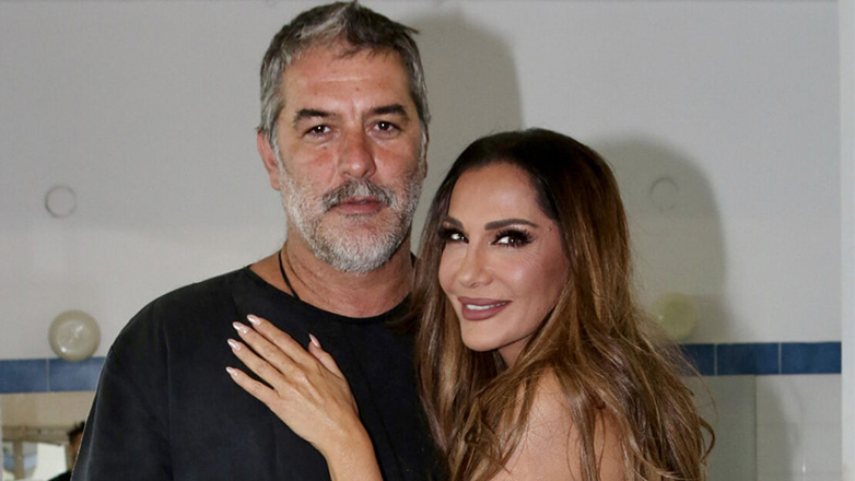 Δέσποινα Βανδή – Βασίλης Μπισμπίκης: Βραδινή έξοδος στην Κρήτη μαζί με φίλους τους