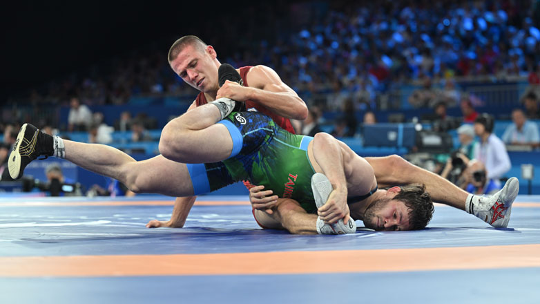 Παρίσι 2024: Προκρίθηκε στα ημιτελικά της πάλης ο Βίκτορ Ρασάντιν