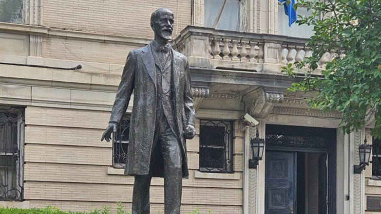 Ολοκληρώθηκε η αποκατάσταση του ιστορικού αγάλματος του Ελ. Βενιζέλου στην πρεσβεία της Ελλάδας στην Ουάσιγκτον