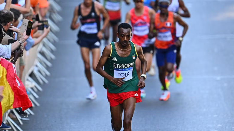 Παρίσι 2024: Ο Αιθίοπας, Ταμιράτ Τολά, Ολυμπιονίκης στον Μαραθώνιο