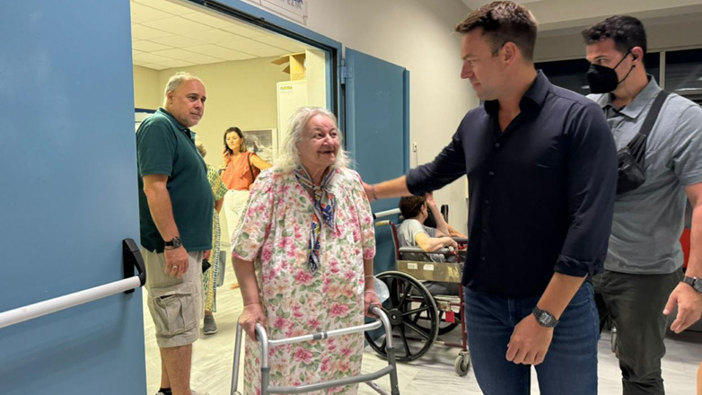 Κασσελάκης: Κοντά σε πληγέντες σε δομή στα Μελίσσια