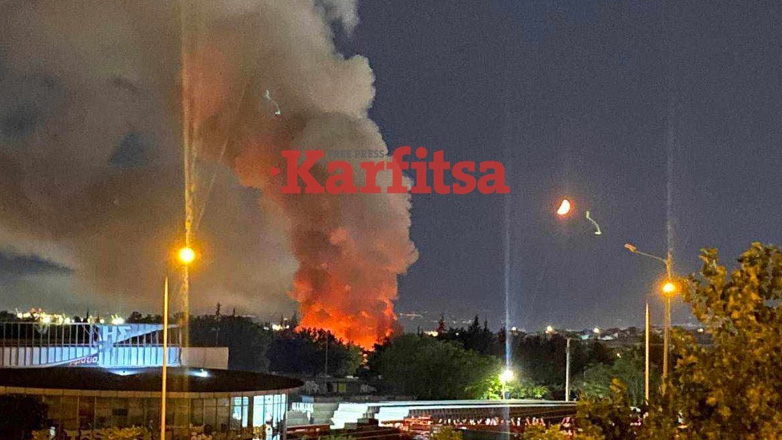 Θεσσαλονίκη: Μεγάλη φωτιά στο πρώην στρατόπεδο Καρατάσιου