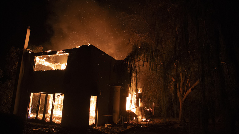 Στο νοσοκομείο πυροσβέστης με εγκαύματα – Επιχειρούσε στον Μαραθώνα