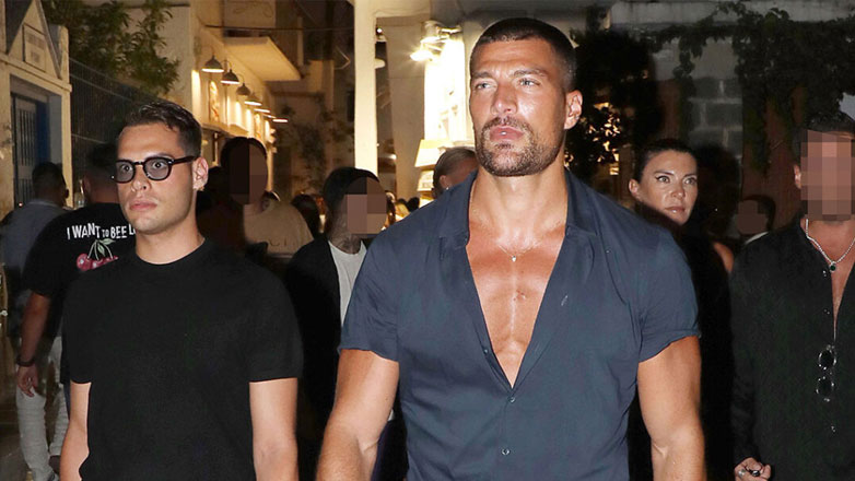 Simone Susinna: Ο σέξι πρωταγωνιστής του «365 Days» σε βραδινή έξοδο στη Μύκονο