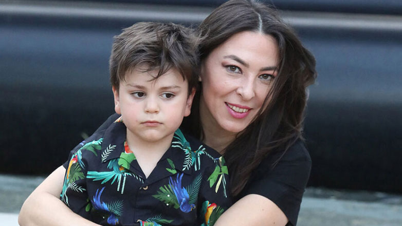 Βαρύ πένθος για την Αλίκη Κατσαβού – Πέθανε η μητέρα της