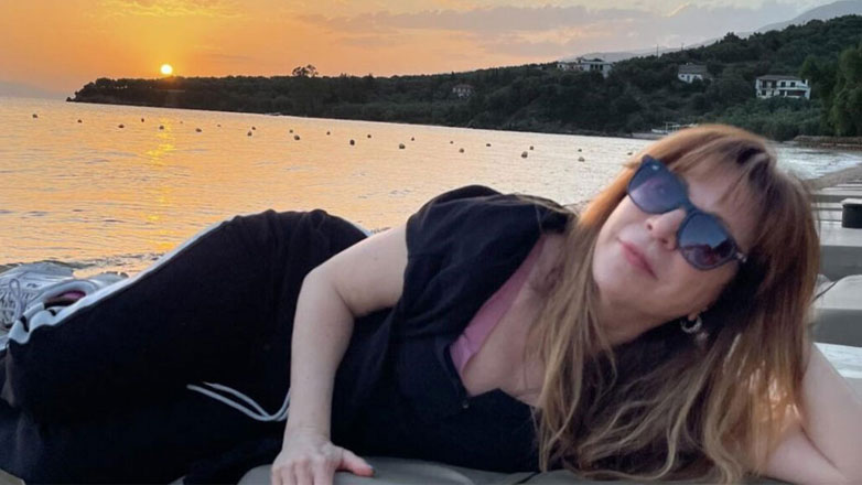 Δήμητρα Παπαδοπούλου: Οι φωτογραφίες με μαγιό πάνω στη σανίδα του sup