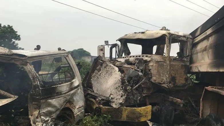 Νιγηρία: 16 νεκροί και 17 τραυματίες σε καραμπόλα οχημάτων