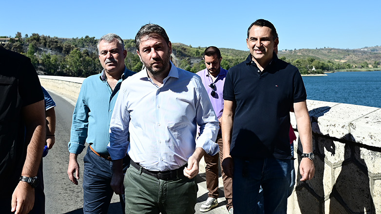 Ανδρουλάκης: Στο ίδιο έργο θεατές με πυρκαγιές και καταστροφές ακόμη και λίγα χιλιόμετρα από το κέντρο της πρωτεύουσας